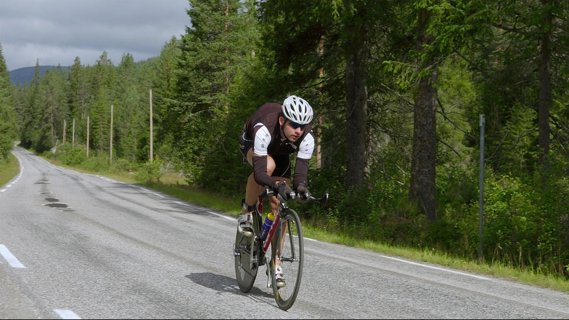 体坛联播｜金球奖候选名单揭晓，巴萨撤销特尔施特根队长职务