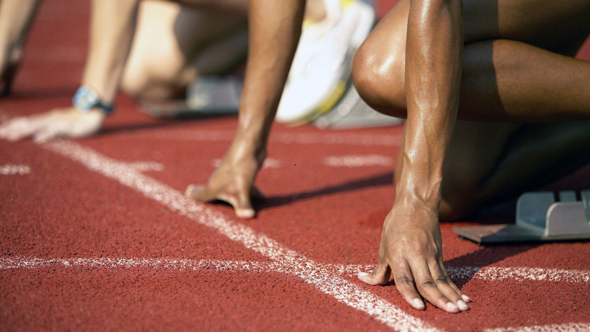 突发内讧！2米26天才中锋徐昕训练场公然顶撞主帅杜锋，广东男篮内部矛盾公开化！