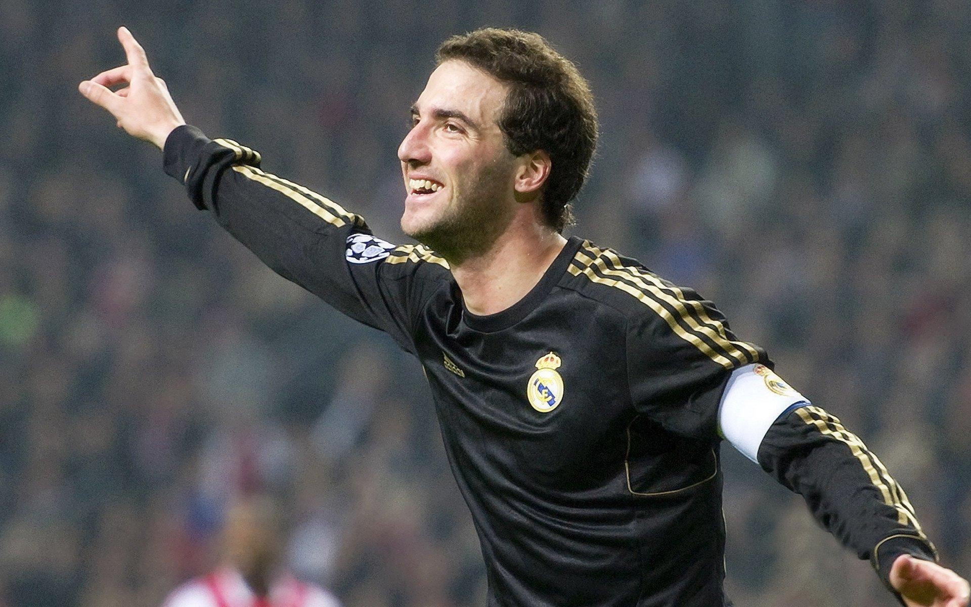 范戴克盛赞红军绝杀文化,连续四场压哨制胜彰显冠军心态